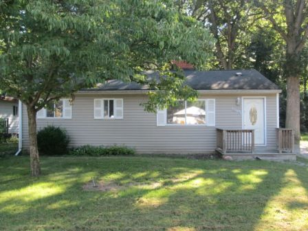 19991 Crandell Ct, Belleville, MI 48111