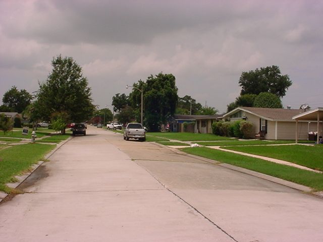 1923 Cedarwood Ave, Gretna, LA 70056