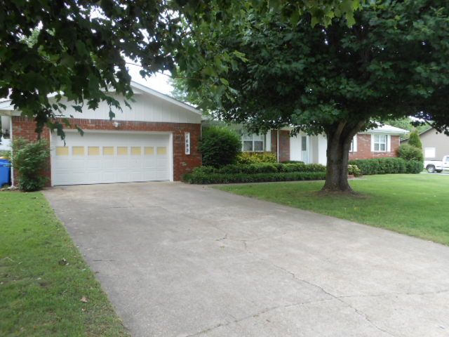 1603 Creastwood Dr., Harrison, AR 72601