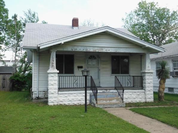 1904 S Market St, Wichita, KS 67211