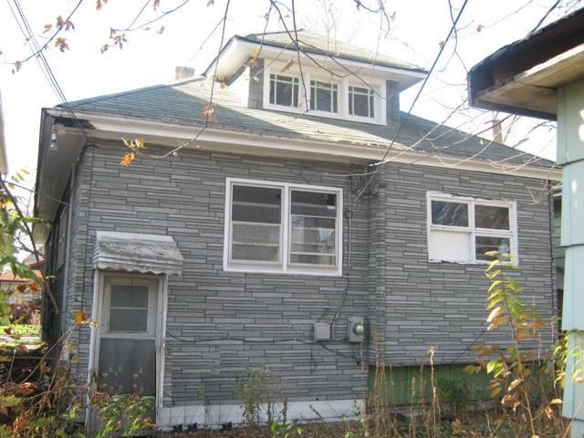 12115 South Emerald Avenue, Chicago, IL 60628