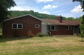 41 Lee Drive, Saint Albans, WV 25177