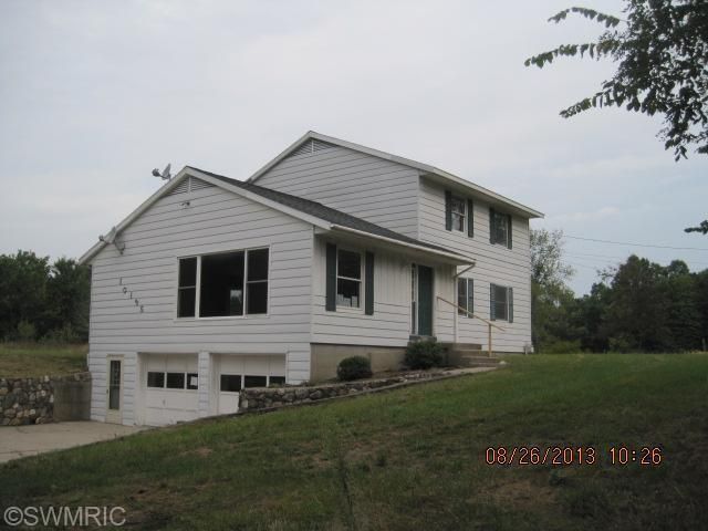 10135 Grange Ave Ne, Rockford, MI 49341