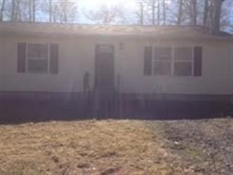 2613 Foxledge Dr, Tobyhanna, PA 18466