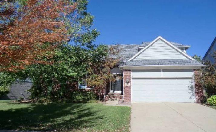 12619 Wendover Ct, Plymouth, MI 48170