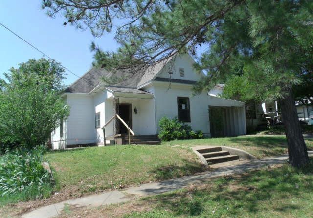 220 E Morgan St, Denison, TX 75021