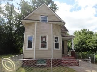8882 Kolb St, Detroit, MI 48214