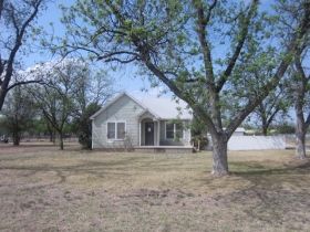 60 E 37th St, San Angelo, TX 76903