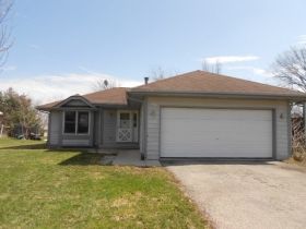 206 Picadilly Dr SE, Poplar Grove, IL 61065