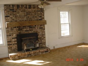 9924 Courtland Dr NE, Rockford, MI 49341