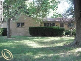 35233 Caryn St, Farmington, MI 48331