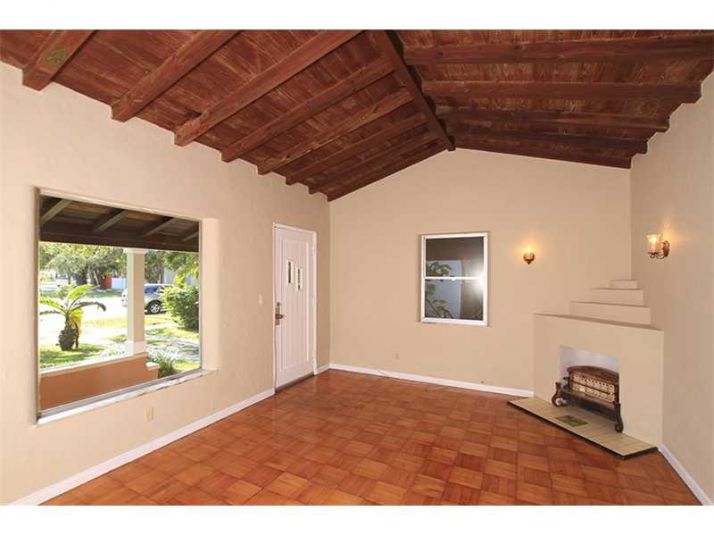 249 SW 32 RD, Miami, FL 33129