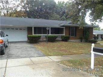 12465 Shoreside Dr, Florissant, MO 63033