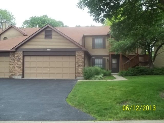 396 Sandhurst Cir Apt 1, Glen Ellyn, IL 60137