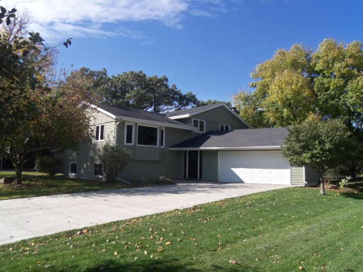 12716 Apple View Lane, Burnsville, MN 55337