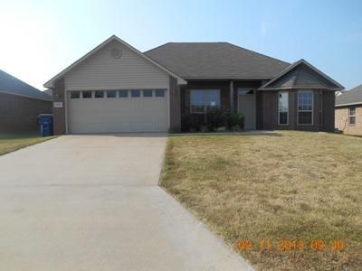 408 Apple Valley Dr, Fort Smith, AR 72908