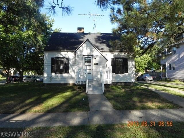 225 S Griffin St, Grand Haven, MI 49417