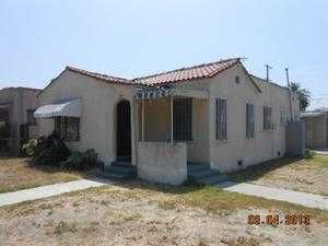 902 E 81st St, Los Angeles, CA 90001