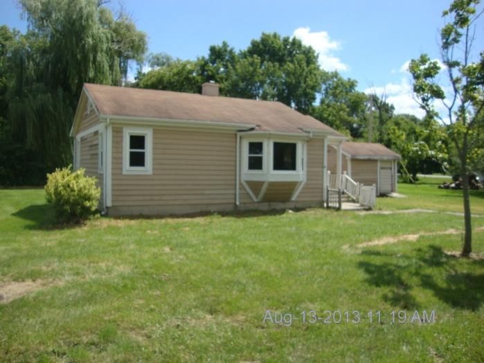 709 W Hickory Trl, Mchenry, IL 60051