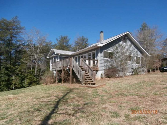 321 Miller Rd, Brasstown, NC 28902