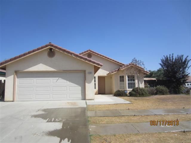 2302 River Ct, Delano, CA 93215