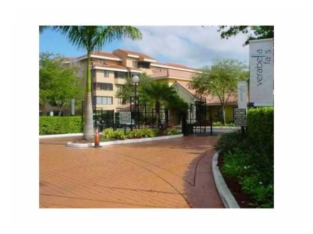 8255 SW 152 AV # E-PH3, Miami, FL 33193