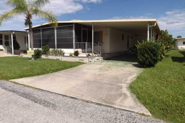 939 Bonaire West, Venice, FL 34285