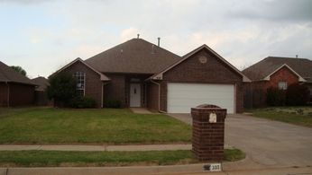 337 W Strasburg Way, Mustang, OK 73064