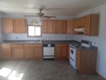 407 SW 5th St, Aledo, IL 61231