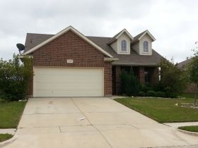 1009 Vista View Dr, Burleson, TX 76028
