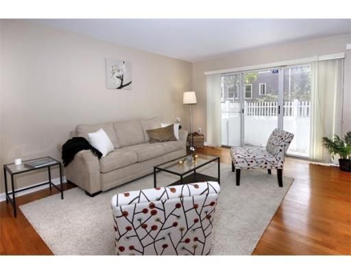 37 Hastings St #102, West Roxbury, MA 02132