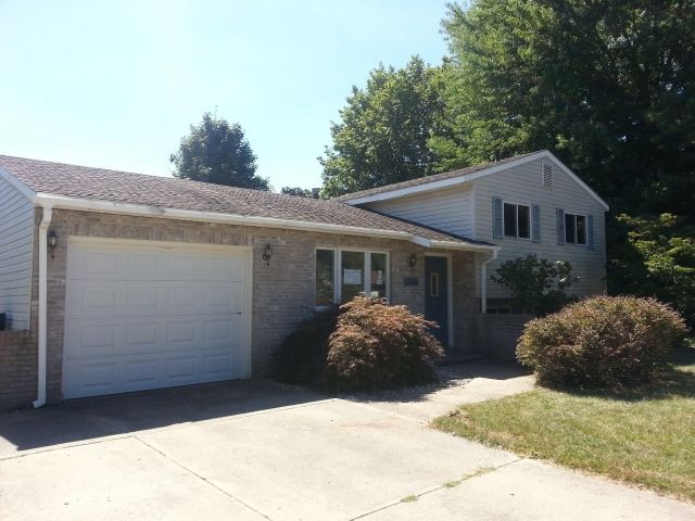 12278 Avon St, Granger, IN 46530