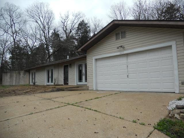 1023 Oak Ridge Rd, Robertsville, MO 63072