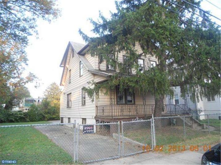 319 Pershing Ave, Darby, PA 19023