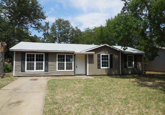 124 Dallas Drive, Euless, TX 76039