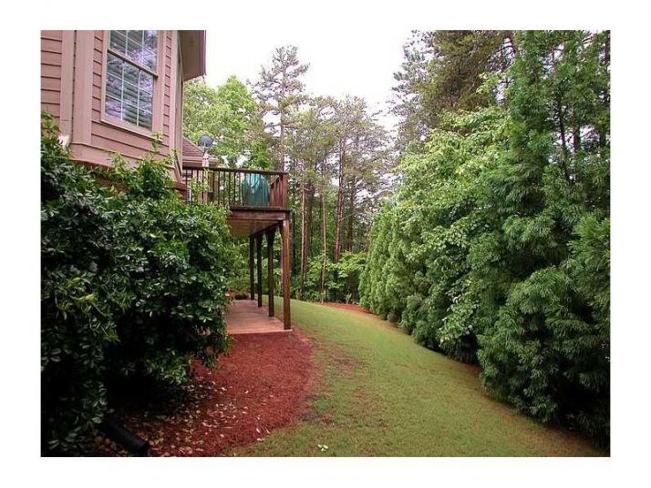 4452 Sandhurst Place, Flowery Branch, GA 30542