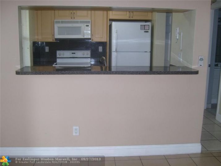 3252 FOXCROFT RD # 101, Hollywood, FL 33025