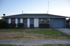 1818 Cedarwood Ave, Gretna, LA 70056