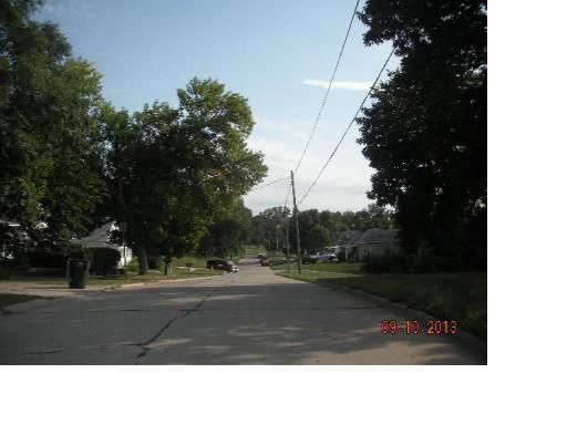 818 Pacific St, Sioux City, IA 51105
