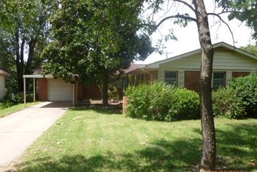 521 N Michigan St, Oxford, KS 67119