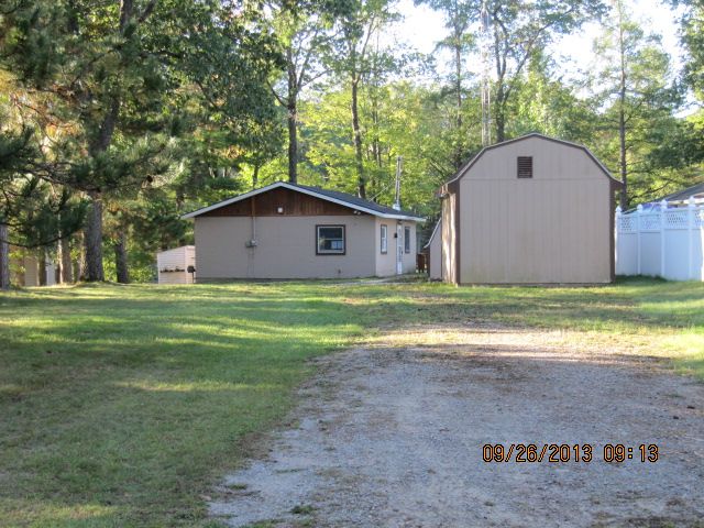15811 Sunset Trl, Paw Paw, MI 49079