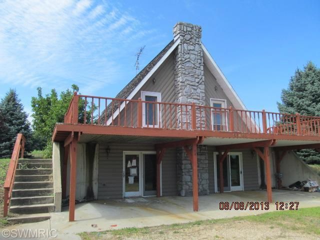 58440 County Road 653, Paw Paw, MI 49079