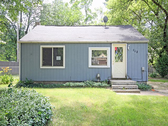 Lagrave St S, Paw Paw, MI 49079