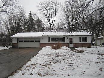 Lilac St, Paw Paw, MI 49079