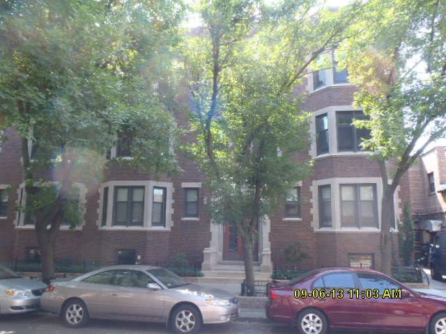 551w W Melrose St 2e2e, Chicago, IL 60657