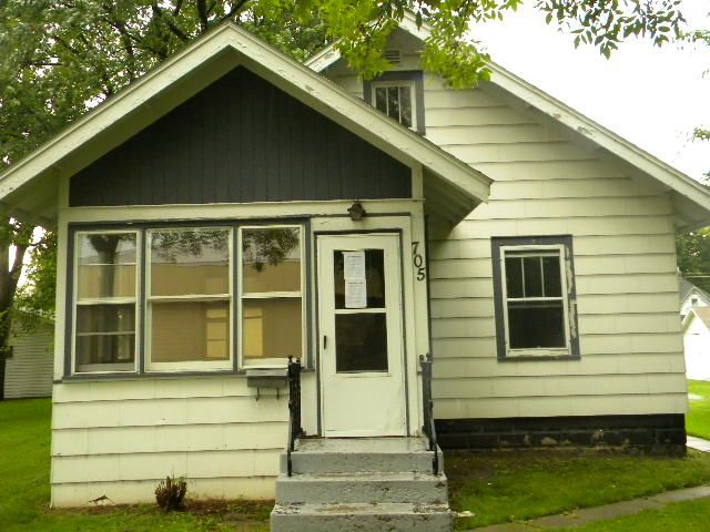 705 N 5th St, Montevideo, MN 56265