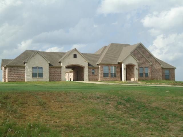 6225 Meadowlands Dr, Krum, TX 76249