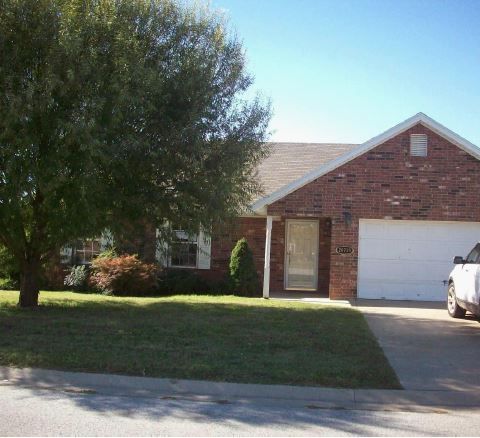 20719 HIGHLAND DR, Springdale, AR 72764