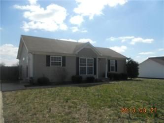 107 Locke Ct, Portland, TN 37148