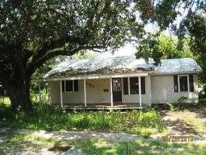 2701 Junca St, Jeanerette, LA 70544